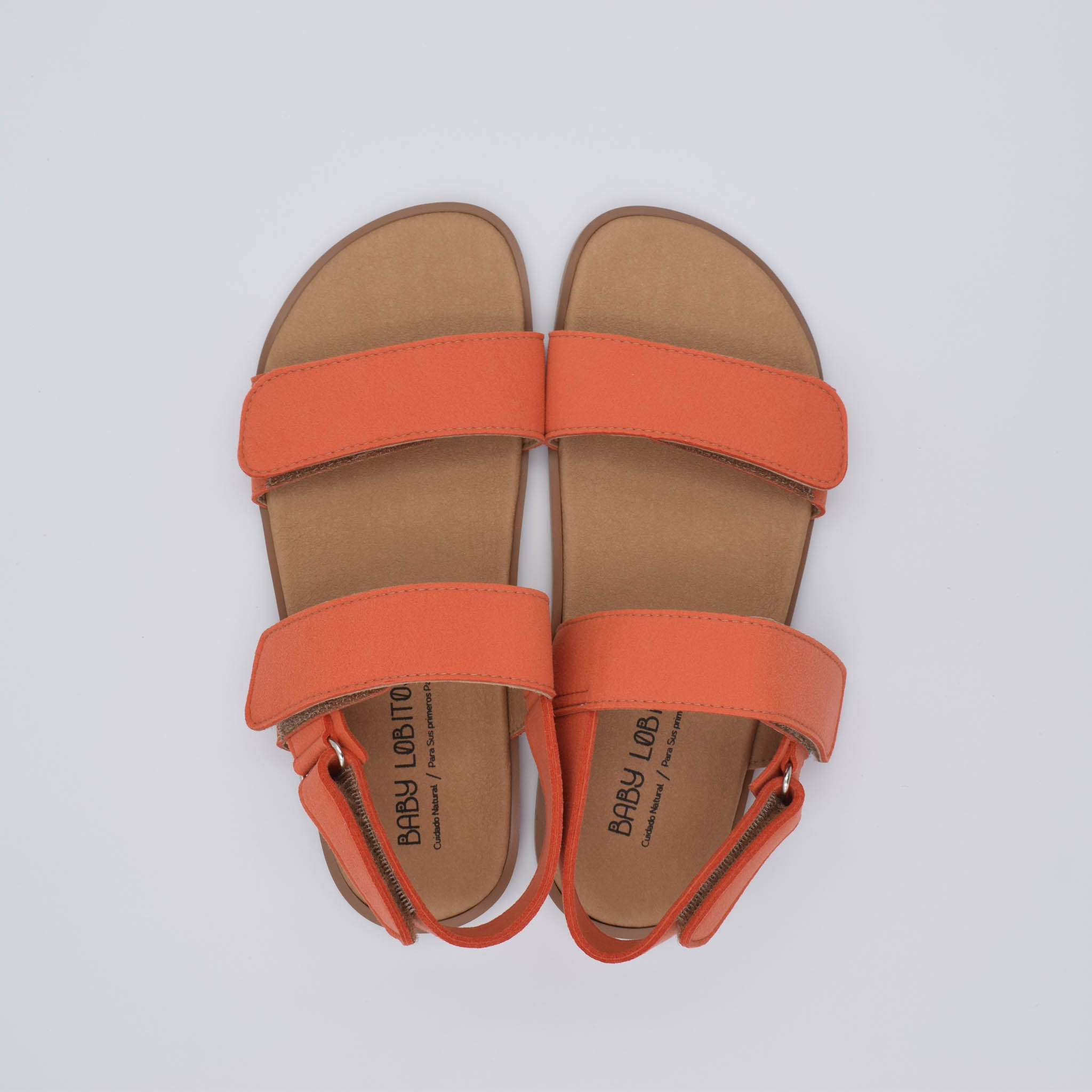 Sandalias barefoot Baby Lobitos Papaya naranja vibrante para mujer, modelo adulto.