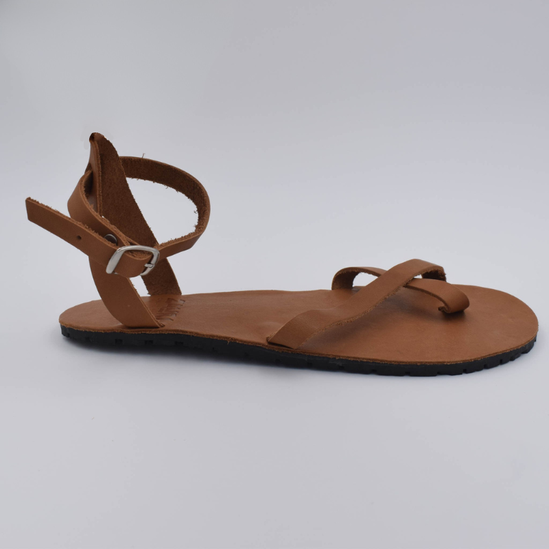 Sandalias barefoot ultra-minimalistas Zauri Pandora Desert color marrón/camel para conexión natural.